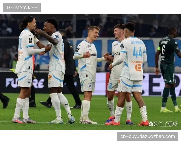 尼斯主场压制昂热,桑松定位球战术屡造杀机 尼斯主场压制昂热,桑松定位球战术屡造杀机