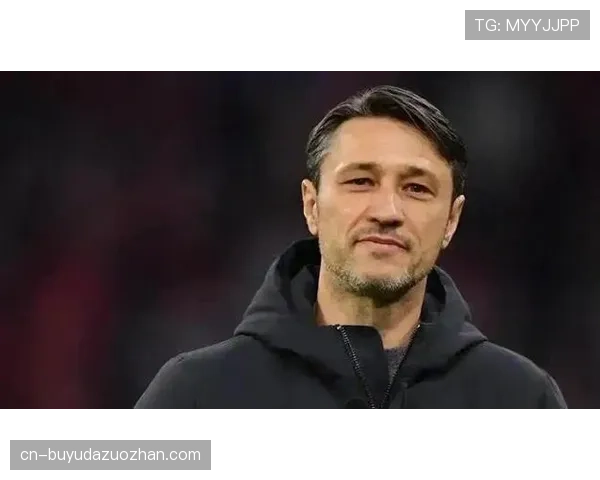 多特蒙德主帅科瓦奇确认边锋马内肌肉受伤，预计将缺席4-6周关键赛程