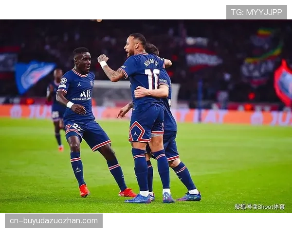 巴黎圣日耳曼客战里昂前瞻：榜首之争与攻防节奏的终极考验